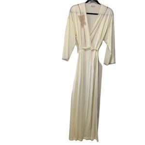 Vanity Fair Ivory Robe Medium